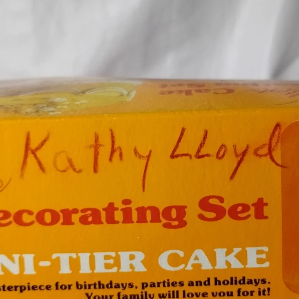 Vtg. 1974 Wilton Mini-Tier Cake Decorating Set